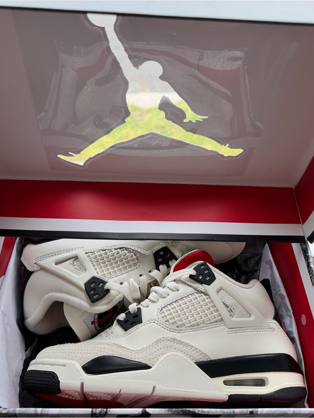 Jordan Retro 4 in Sail, Black, Red